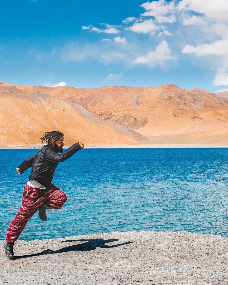 Tsomoriri-Tsokar-Taglangla-Leh (17582 ft.)-Leh- approx 200 kms)