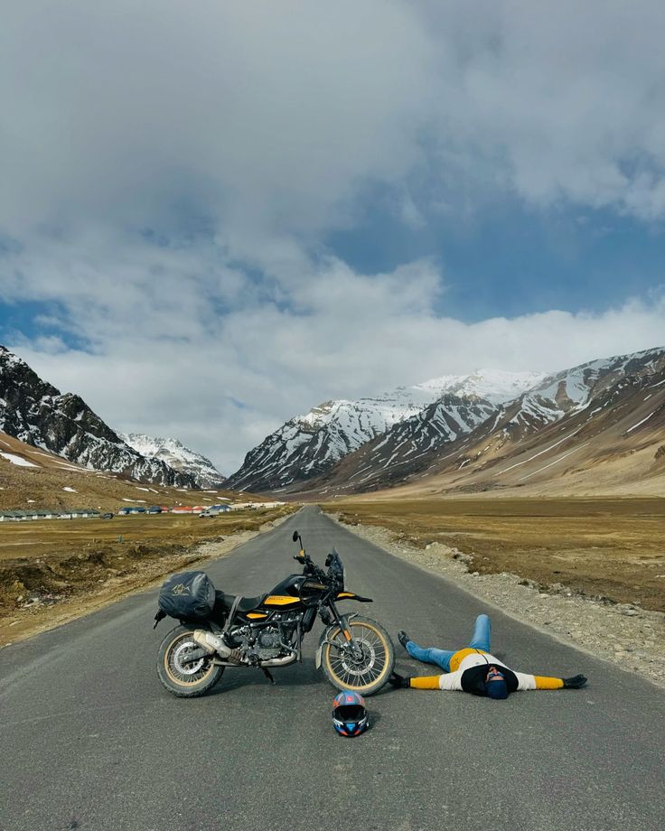 LEH 04 N + NUBRA 01 N + PANGONG 01N TOUR PACKAGE