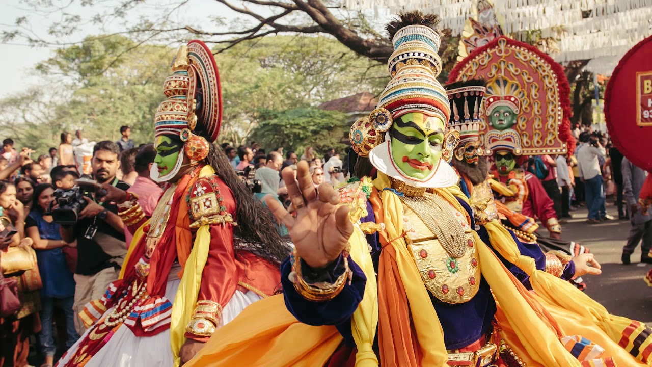 COCHIN 01N + MUNNAR 02N + THEKKADY 01N + HOUSEBOAT 01N + KOVALAM 2N TOUR PACKAGE