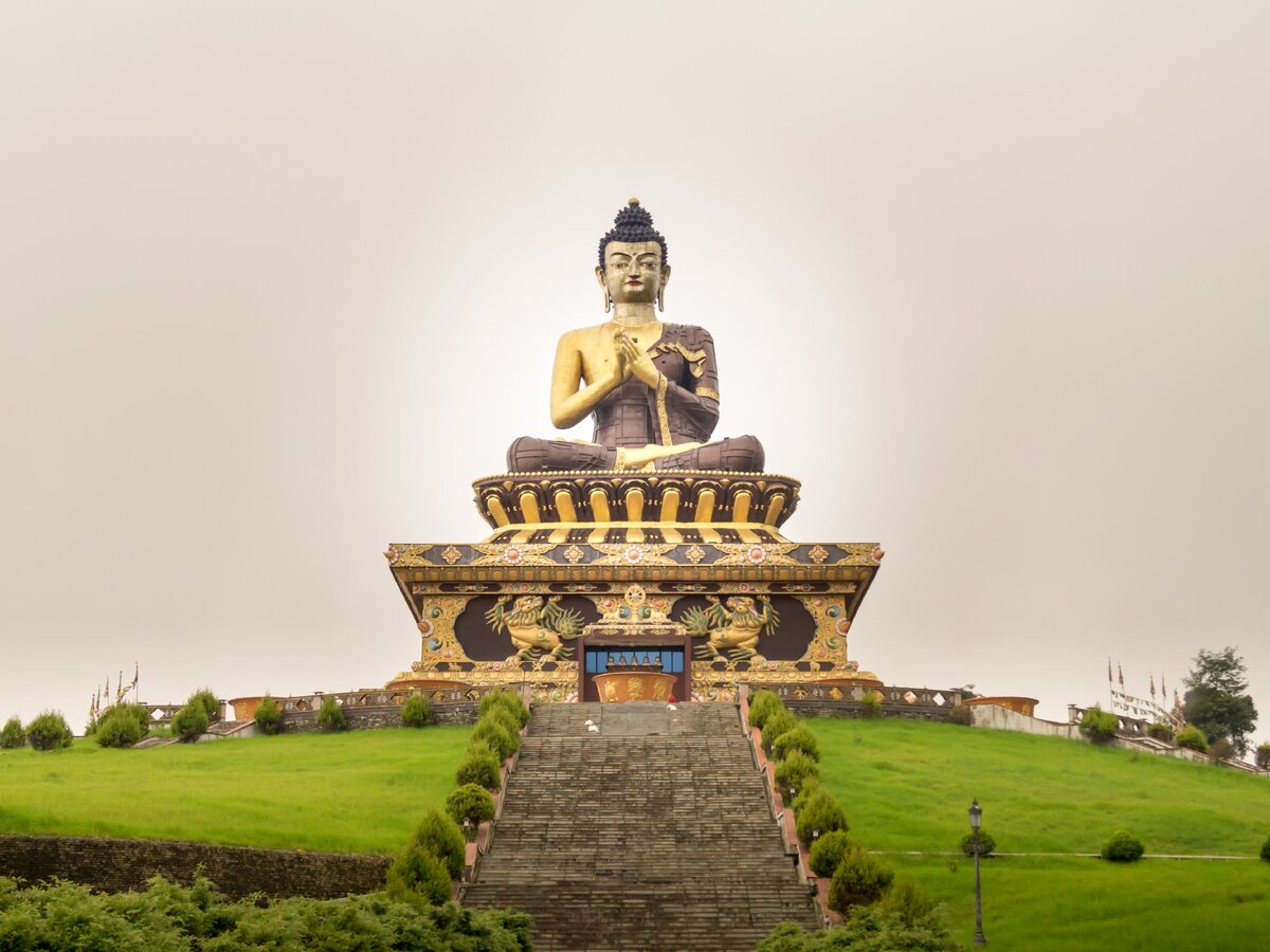 GANGTOK 04 N + LACHEN 01 N + LACHUNG 01 + PELLING 02 N + DARJEELING 02 TOUR PACKAGE