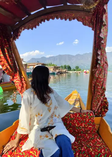 SRINAGAR 03 N + PAHALGAM 01 N + HOUSEBOAT 01 N TOUR PACKAGE Event